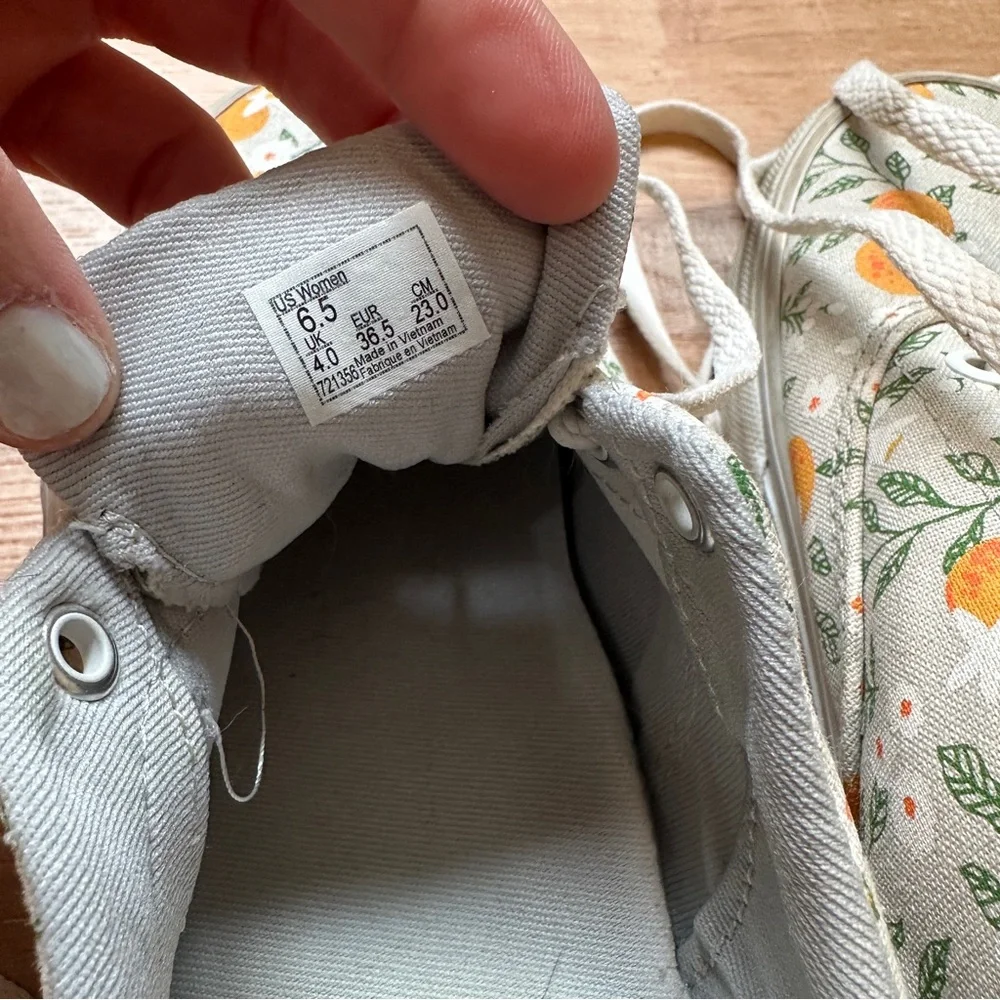 Vans Orange Blossom Floral Canvas Low-Top Sneakers - Picture 4 of 8